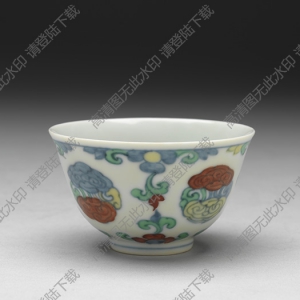 明成化 斗彩團(tuán)云花卉紋杯 高清大圖下載